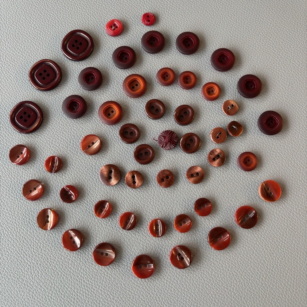 Vintage + New Red Burgundy Button Lot. Mix Two Hole Four Hole Button‎ Crafts Sew